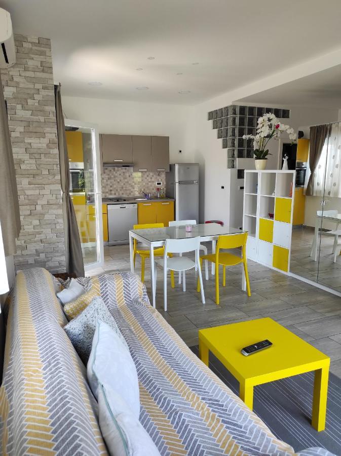 White Pigeon Apartment Сплит Екстериор снимка